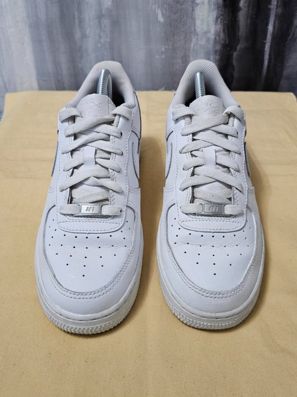 Nike Air Force 1 Low LE Triple White Sneakers - Size 7Y / Women’s Size 8.5 - Picture 4 of 7